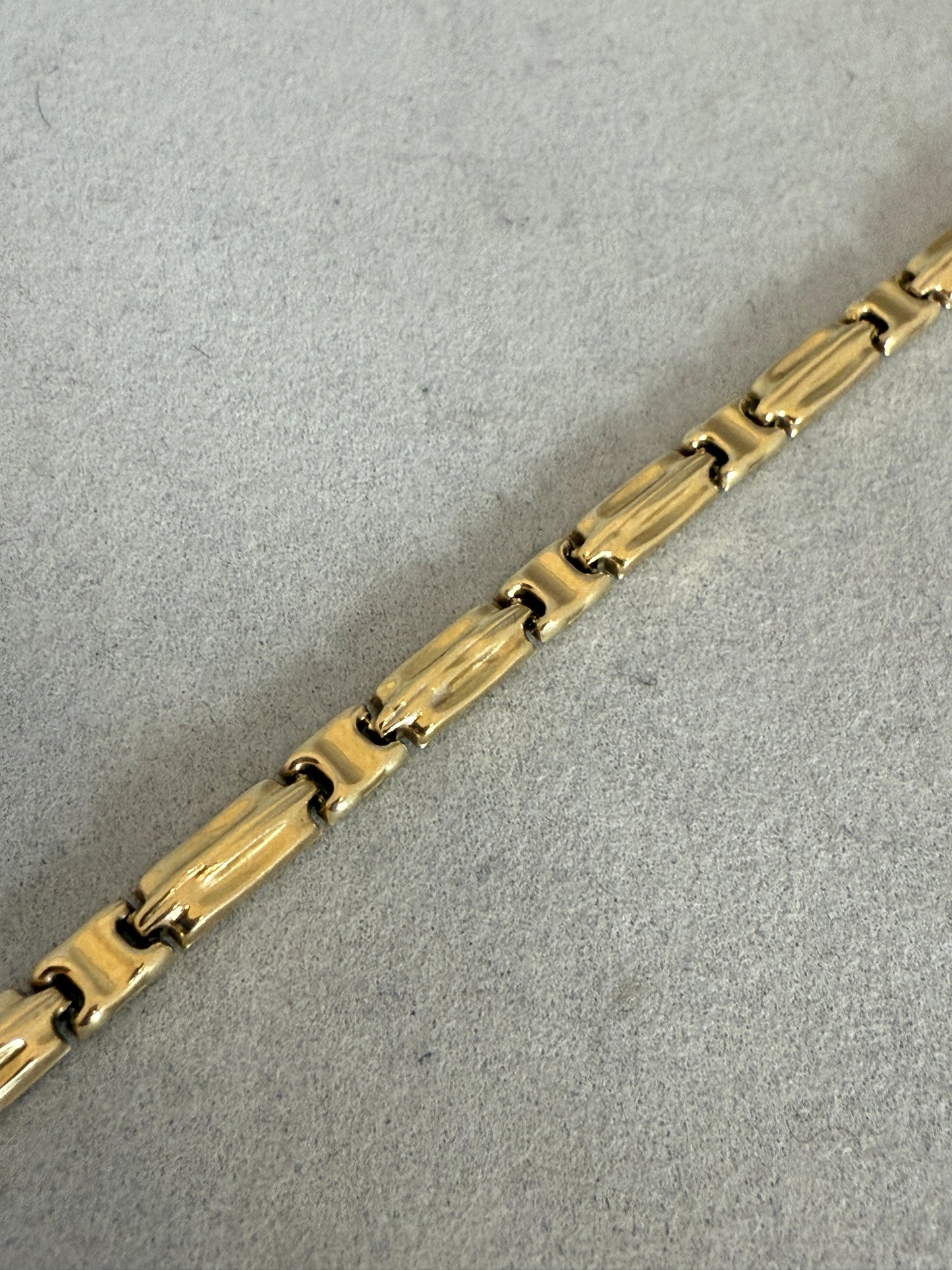 14K Zlatý náramek 5,90g (lehce pomačkaný)