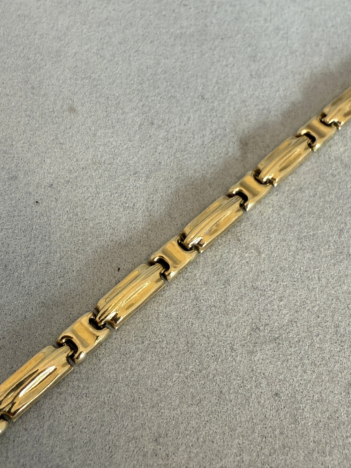 14K Zlatý náramek 5,90g (lehce pomačkaný)