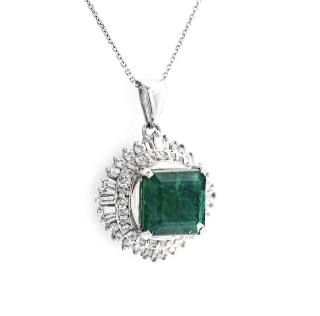 PLATINUM EMERALD AND DIAMOND NECKLACE 5.01ct, 7.62g