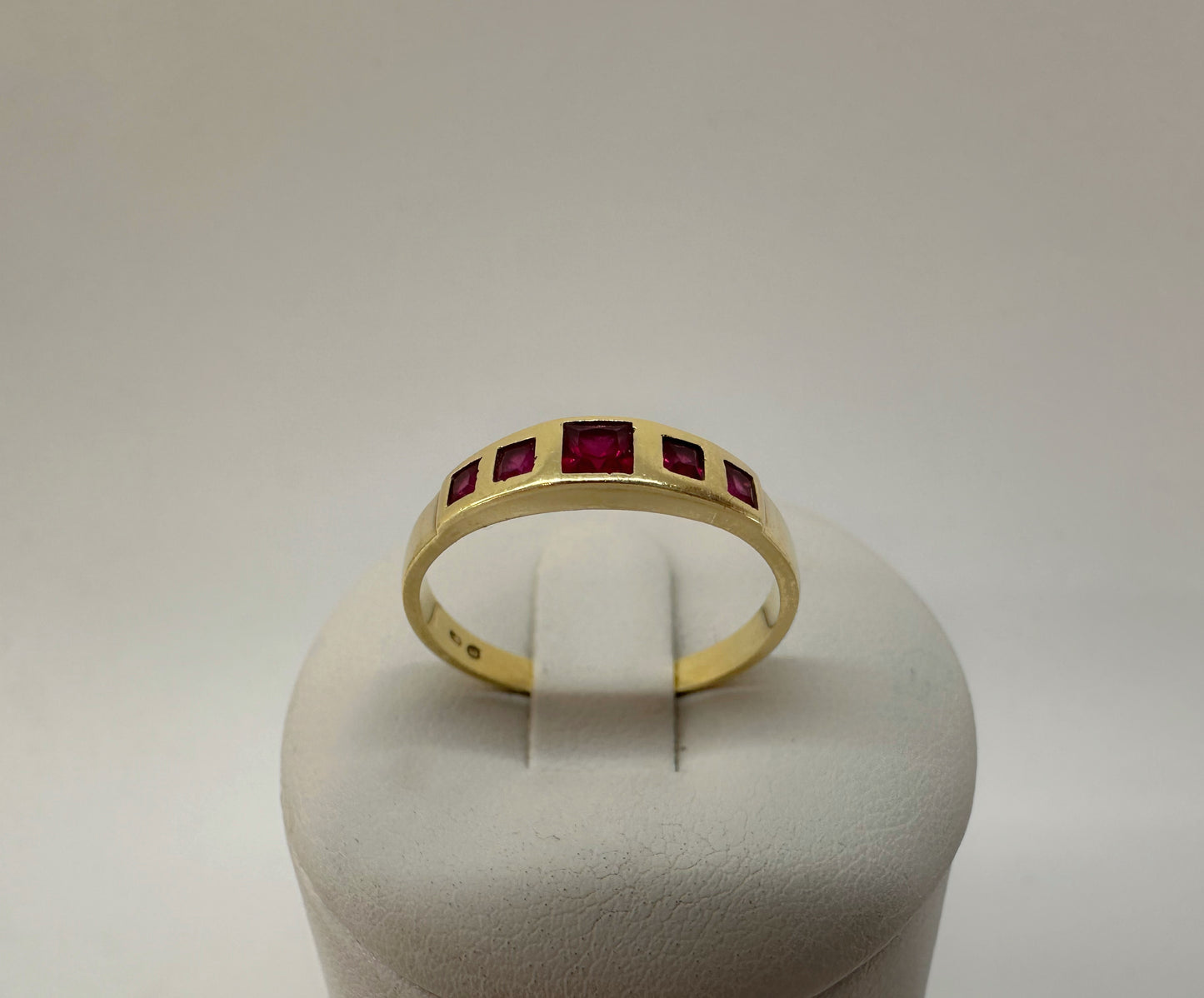 14K GOLD RING WITH RUBIES (0.2ct) 2.30g