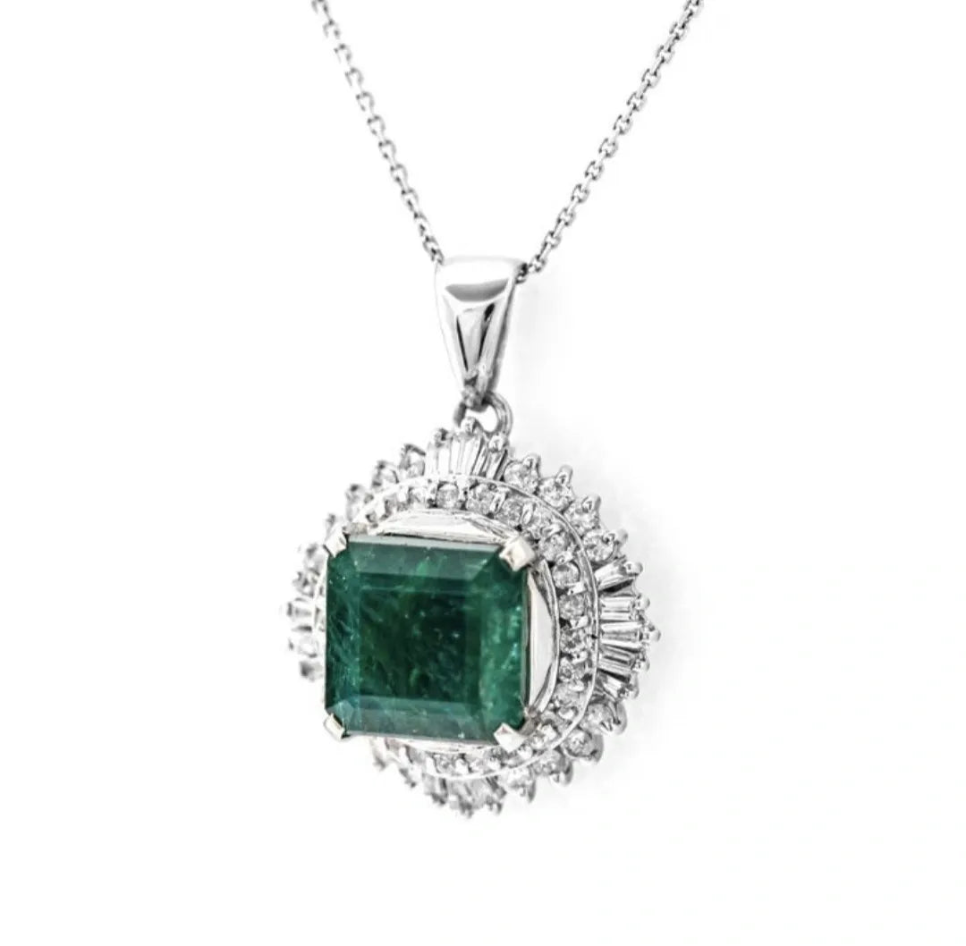 PLATINUM EMERALD AND DIAMOND NECKLACE 5.01ct, 7.62g