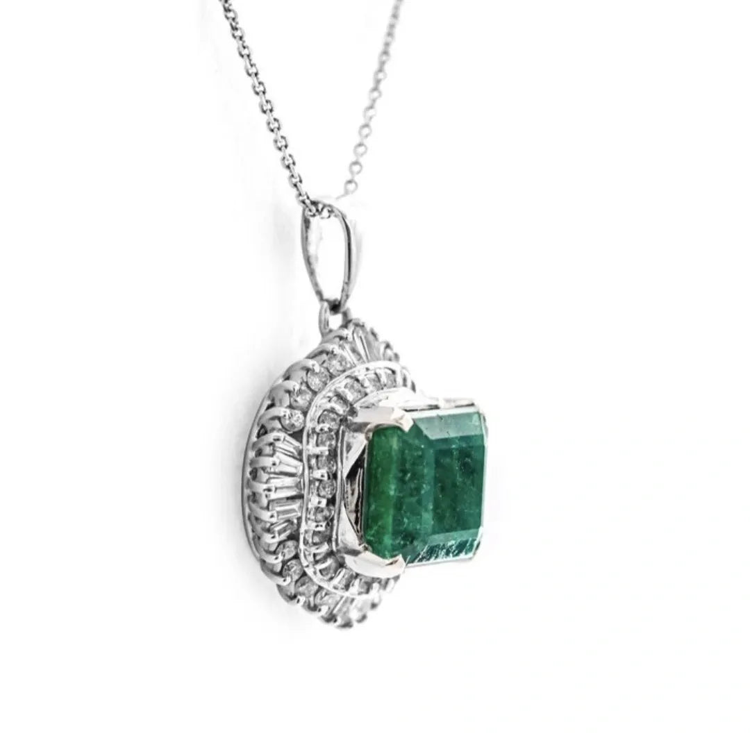 PLATINUM EMERALD AND DIAMOND NECKLACE 5.01ct, 7.62g